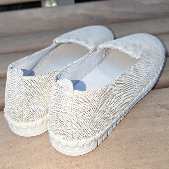 Eric Michael Yvette Leisure Flats in Silver sz 8 - Picture 6 of 11